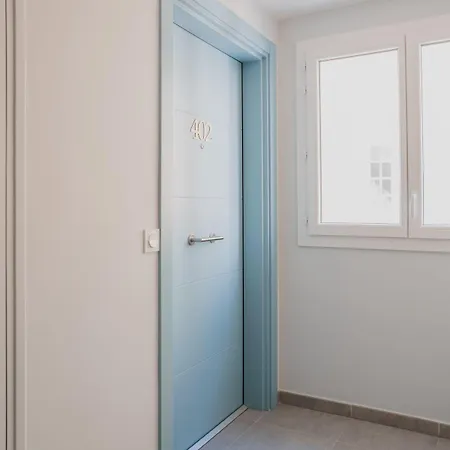 Appartement Colors A Cote De La Plage, De La Promenade Des Et De La Gare Nice