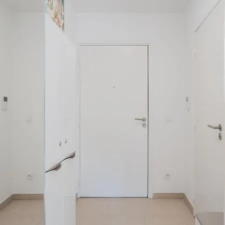 Appartement Colors A Cote De La Plage, De La Promenade Des Et De La Gare
